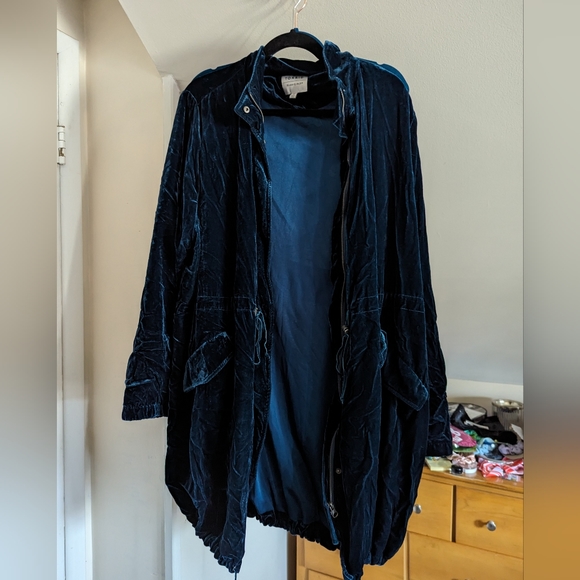 torrid Jackets & Blazers - Torrid size 3 lightweight velvet spring jacket